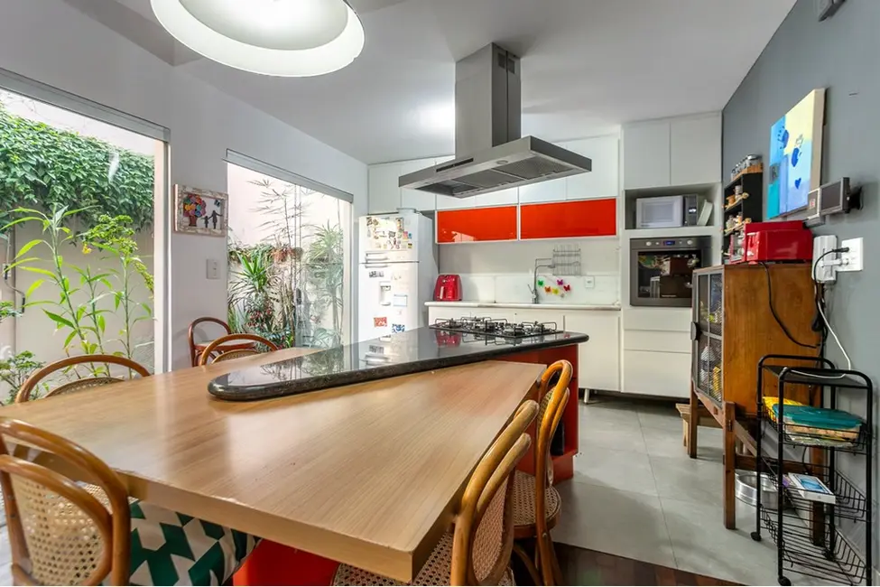 Casa com 3 quartos à venda, 179m2 em Campo Belo, São Paulo - SP - imagem 1 Foto 1 de Casa com 3 quartos à venda, 179m2 em Campo Belo, São Paulo - SP