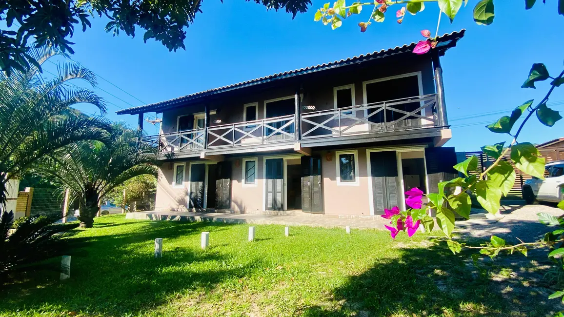 Foto 2 de Pousada com 3 quartos à venda, 230m2 em Garopaba - SC