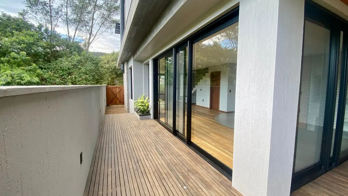 Foto 3 de Casa com 3 quartos à venda, 150m2 em Garopaba - SC