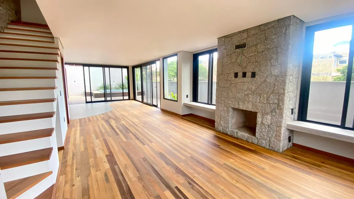 Foto 8 de Casa com 3 quartos à venda, 150m2 em Garopaba - SC