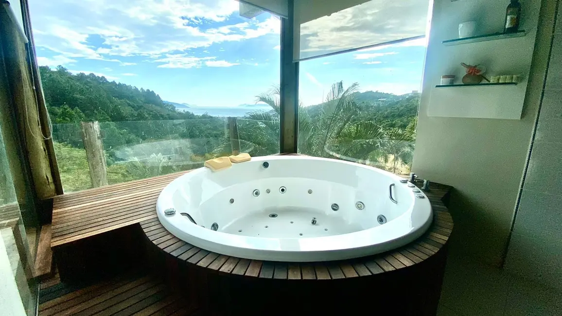 Foto 5 de Casa com 3 quartos à venda, 350m2 em Garopaba - SC