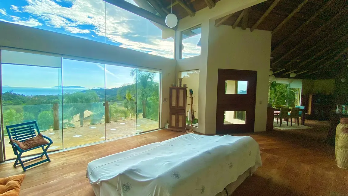 Foto 6 de Casa com 3 quartos à venda, 350m2 em Garopaba - SC