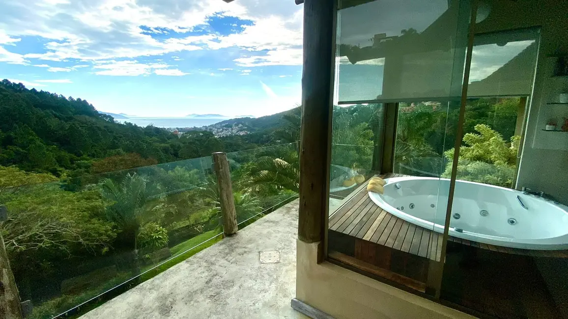 Foto 4 de Casa com 3 quartos à venda, 350m2 em Garopaba - SC