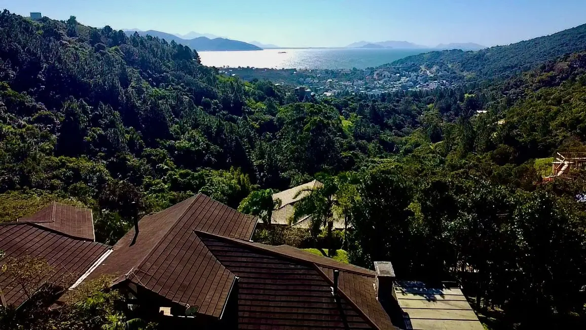 Foto 1 de Casa com 3 quartos à venda, 350m2 em Garopaba - SC