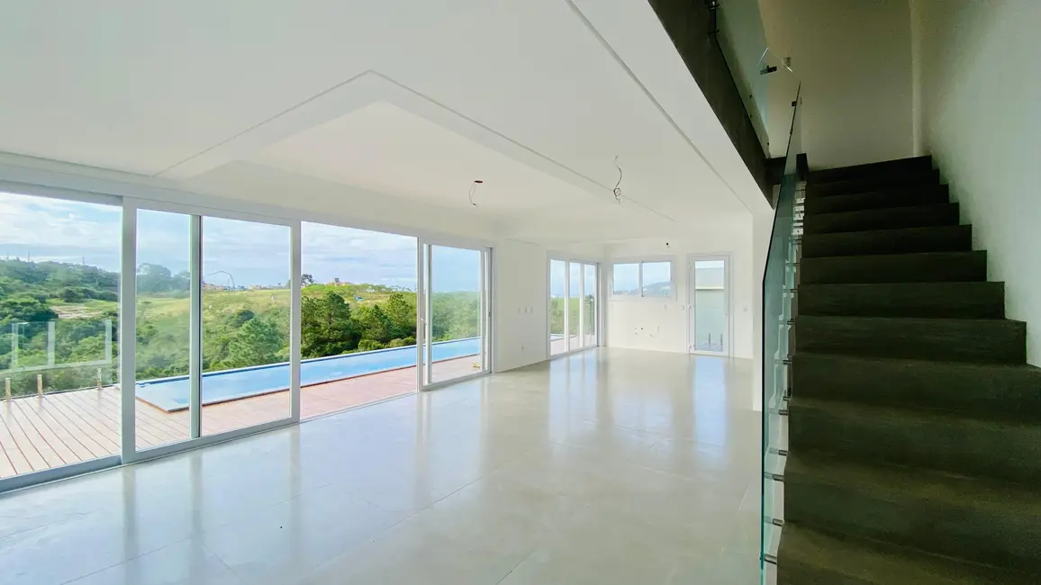 Foto 8 de Casa com 3 quartos à venda, 280m2 em Garopaba - SC