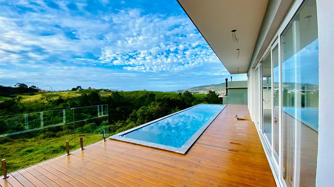 Foto 6 de Casa com 3 quartos à venda, 280m2 em Garopaba - SC