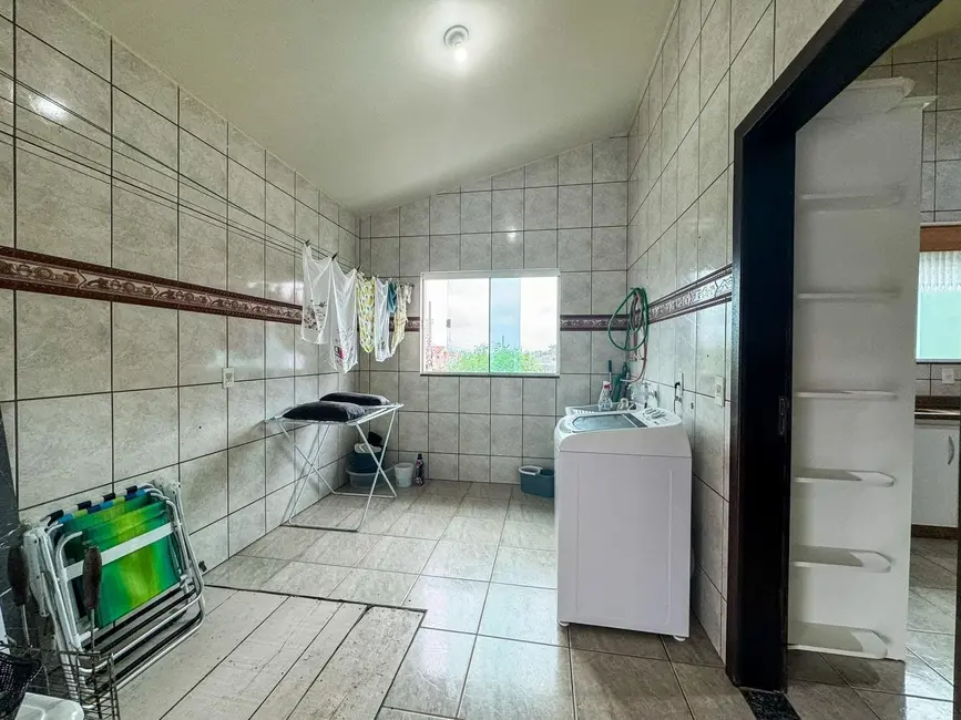 Foto 4 de Casa com 4 quartos à venda, 400m2 em Garopaba - SC