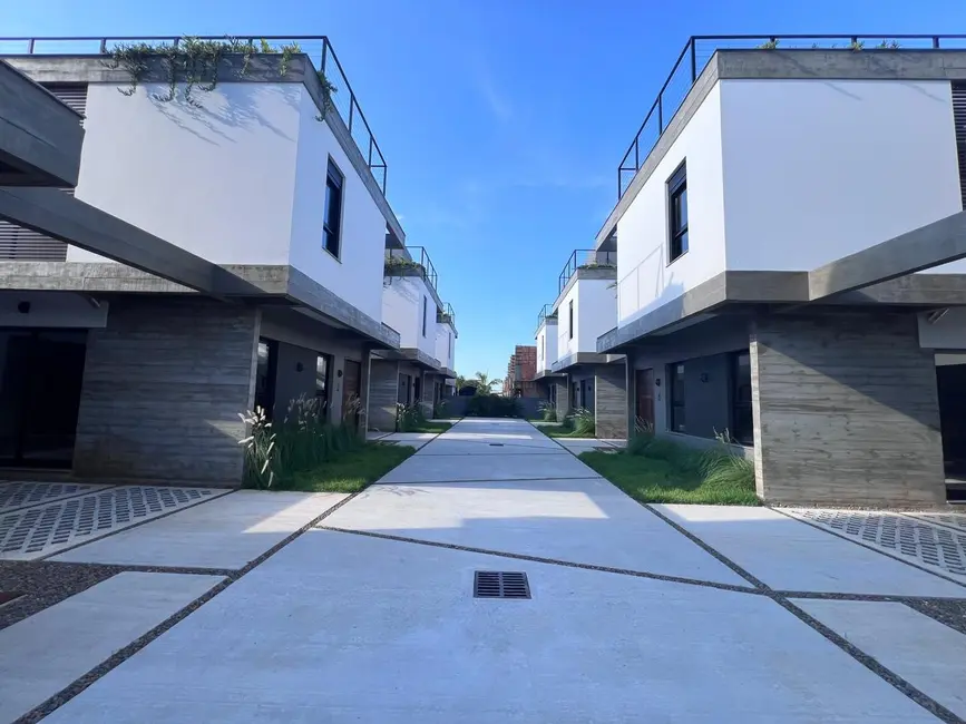 Foto 1 de Casa de Condomínio com 2 quartos à venda, 98m2 em Garopaba - SC