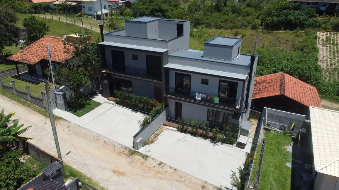 Foto 2 de Casa com 2 quartos à venda, 100m2 em Garopaba - SC