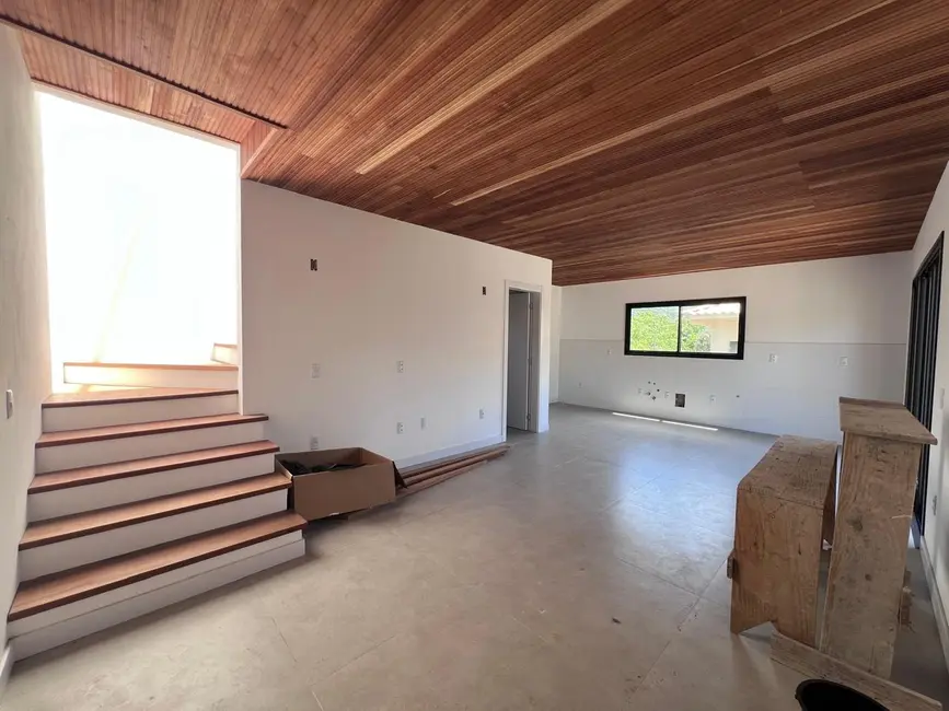 Foto 6 de Casa com 2 quartos à venda, 100m2 em Garopaba - SC