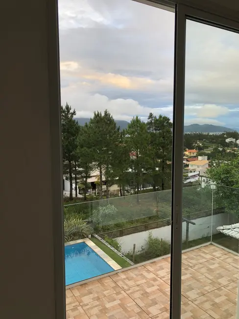 Foto 8 de Casa com 3 quartos à venda, 254m2 em Garopaba - SC
