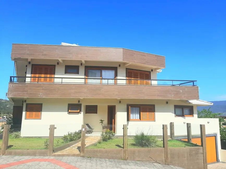 Foto 1 de Casa com 4 quartos à venda, 405m2 em Garopaba - SC
