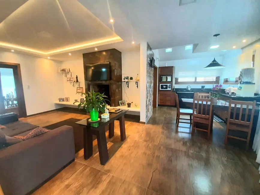 Foto 3 de Casa com 4 quartos à venda, 405m2 em Garopaba - SC