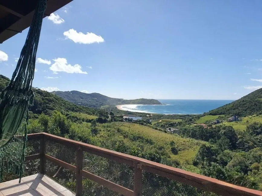 Foto 3 de Casa com 4 quartos à venda, 200m2 em Garopaba - SC