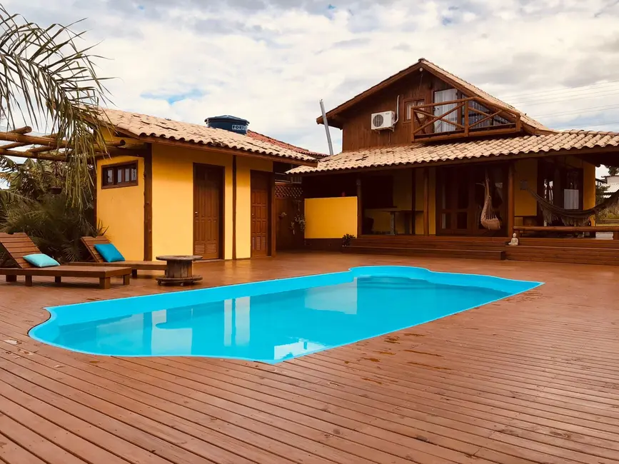 Pousada com 6 quartos à venda, 250m2 em Imbituba - SC - imagem 6 Foto 6 de Pousada com 6 quartos à venda, 250m2 em Imbituba - SC
