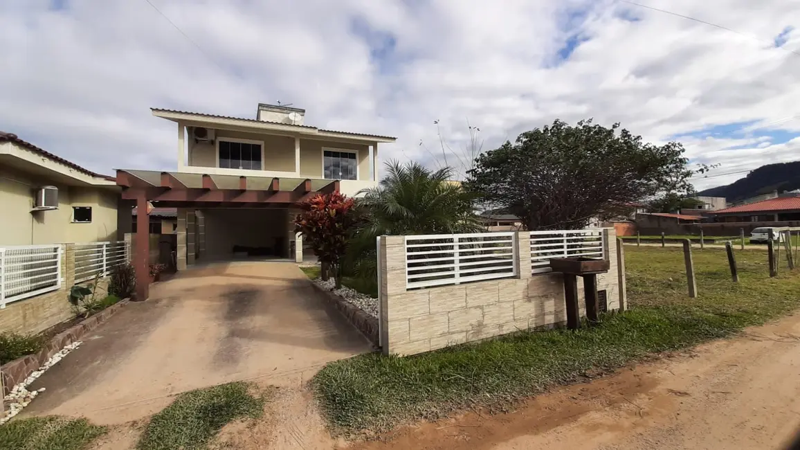 Foto 1 de Casa com 3 quartos à venda, 160m2 em Garopaba - SC