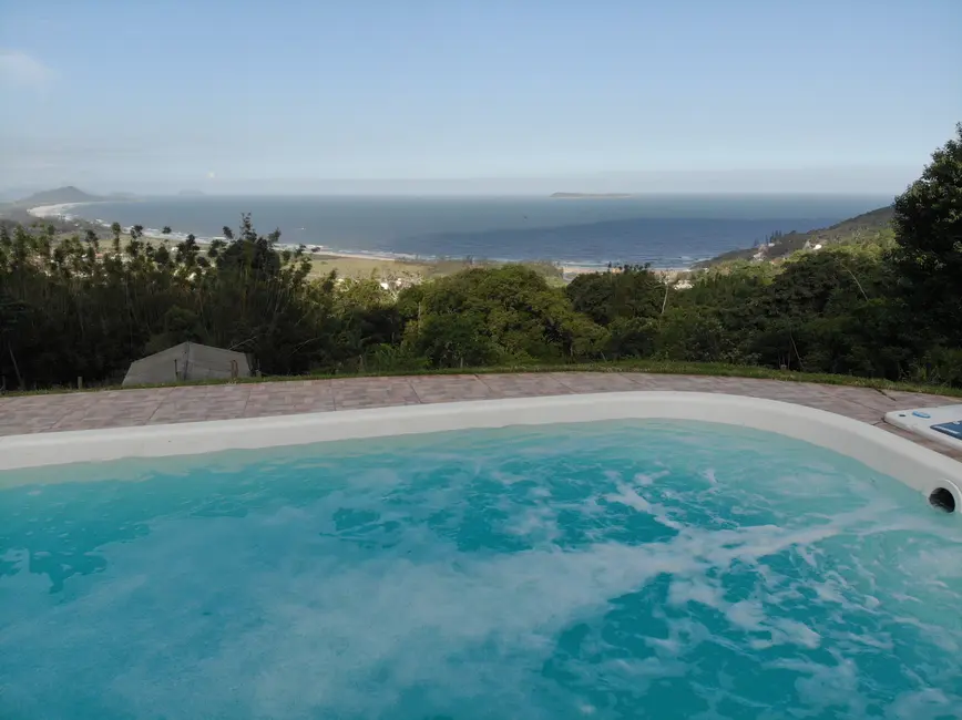 Foto 1 de Casa com 3 quartos à venda, 38588m2 em Garopaba - SC