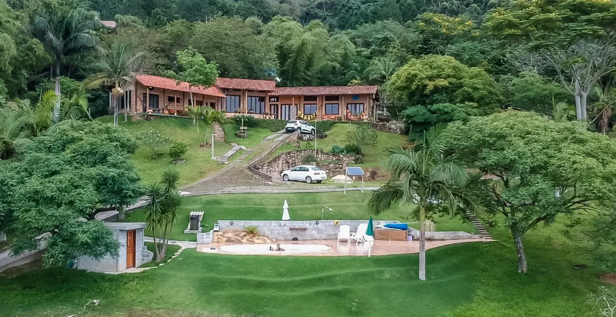 Foto 4 de Casa com 3 quartos à venda, 38588m2 em Garopaba - SC