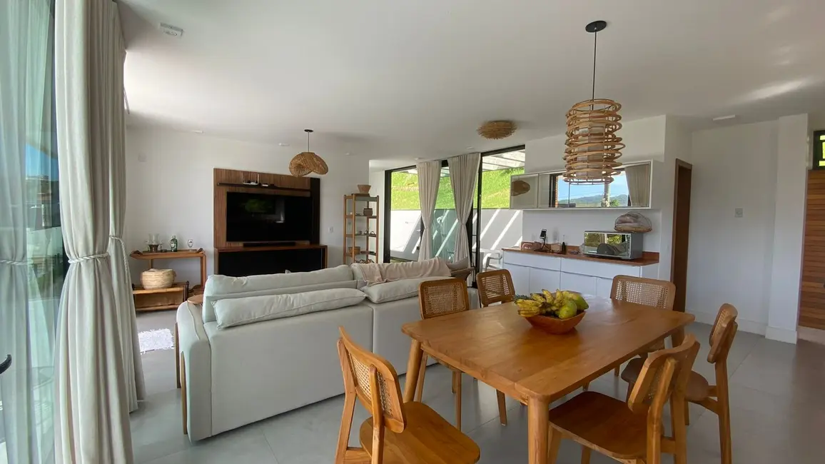 Foto 8 de Casa com 4 quartos à venda, 188m2 em Garopaba - SC