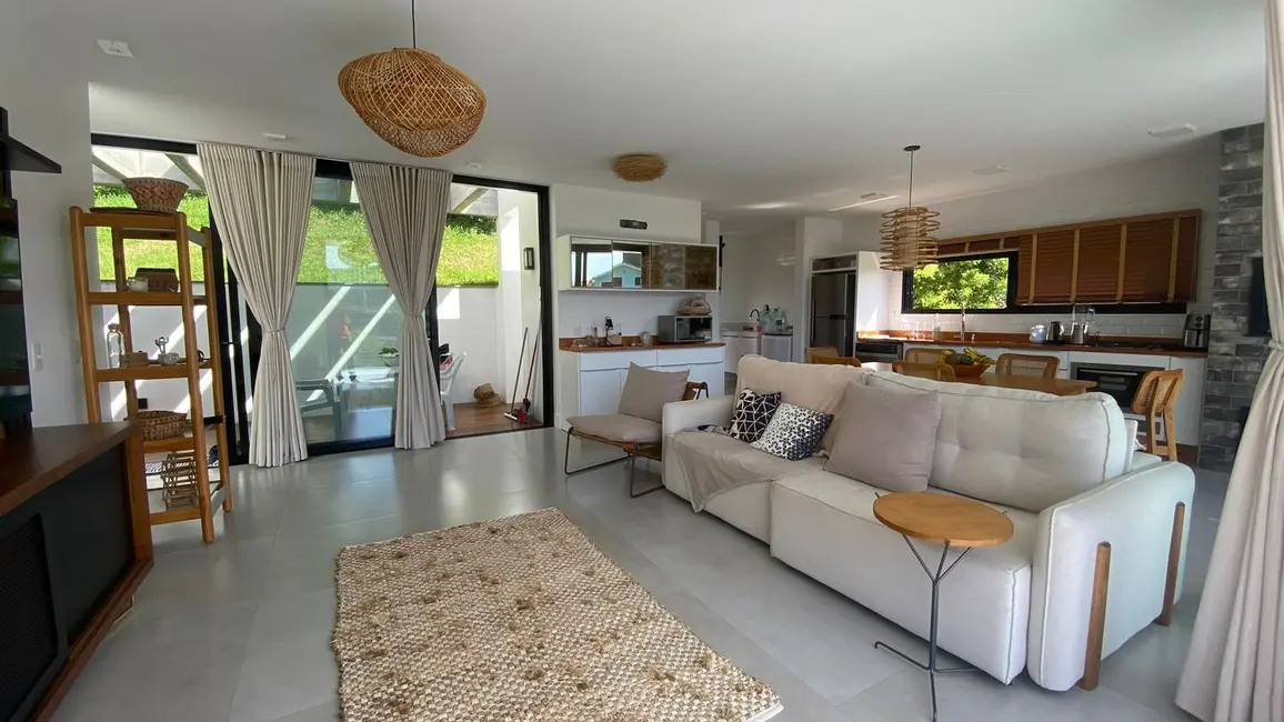 Foto 6 de Casa com 4 quartos à venda, 188m2 em Garopaba - SC