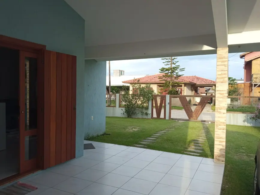 Casa com 3 quartos à venda, 100m2 em Garopaba - SC - imagem 2 Foto 2 de Casa com 3 quartos à venda, 100m2 em Garopaba - SC