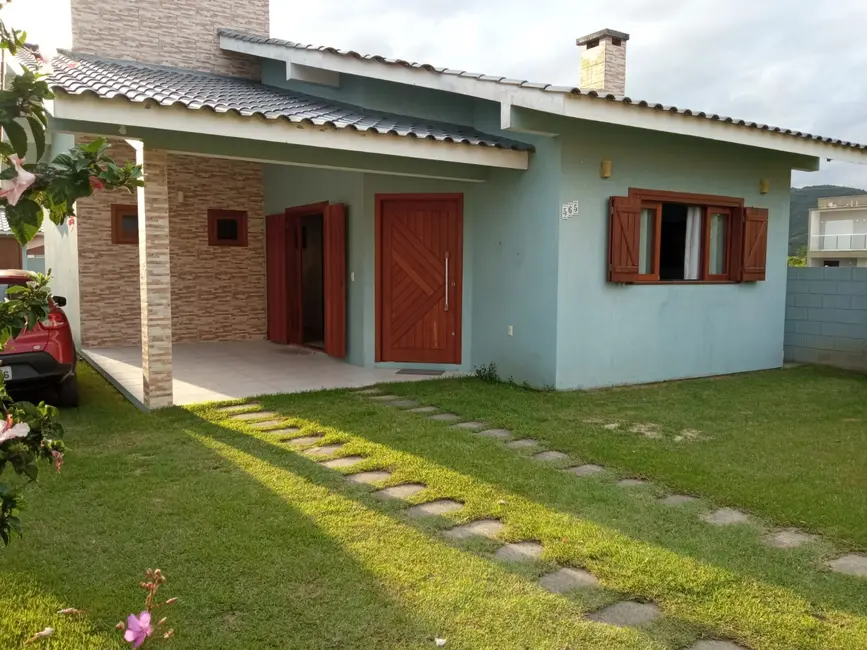 Foto 1 de Casa com 3 quartos à venda, 100m2 em Garopaba - SC