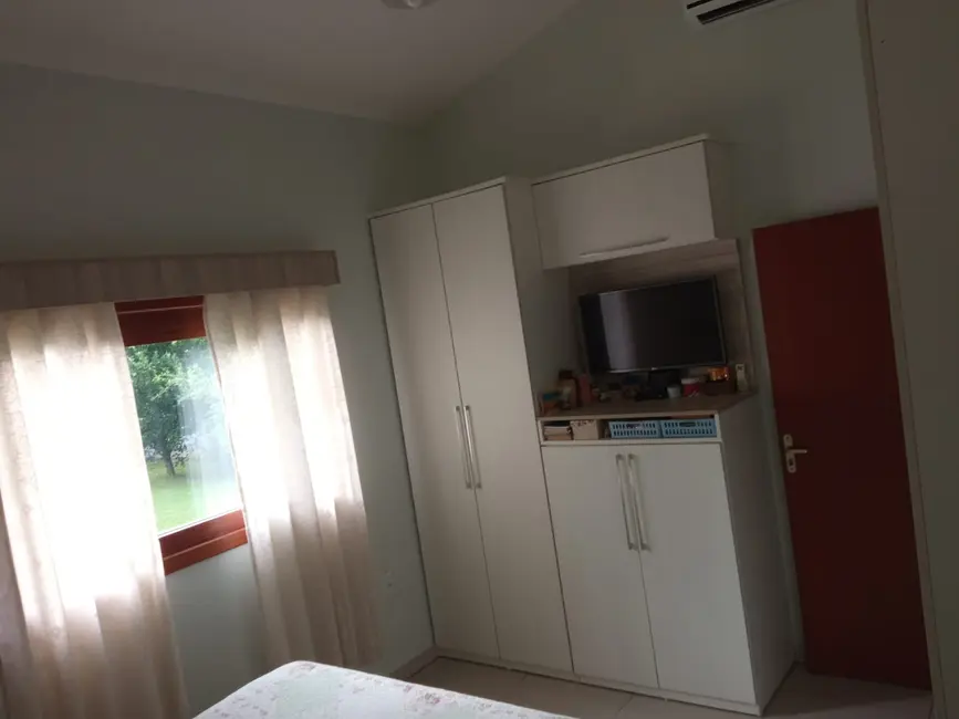 Casa com 3 quartos à venda, 100m2 em Garopaba - SC - imagem 9 Foto 9 de Casa com 3 quartos à venda, 100m2 em Garopaba - SC