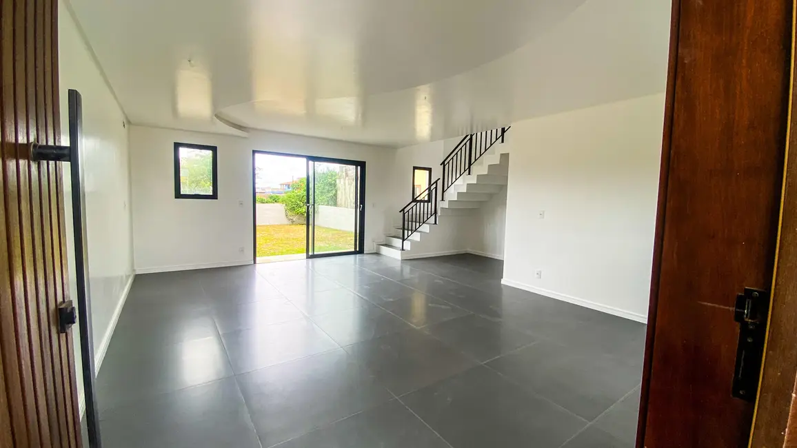 Foto 4 de Casa com 2 quartos à venda, 100m2 em Garopaba - SC