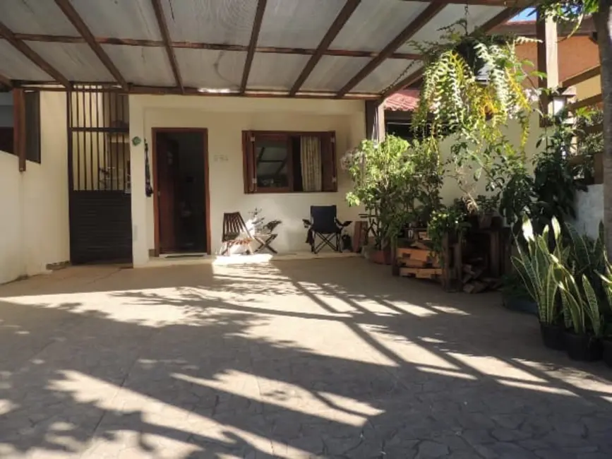 Foto 6 de Casa com 2 quartos à venda, 65m2 em Garopaba - SC