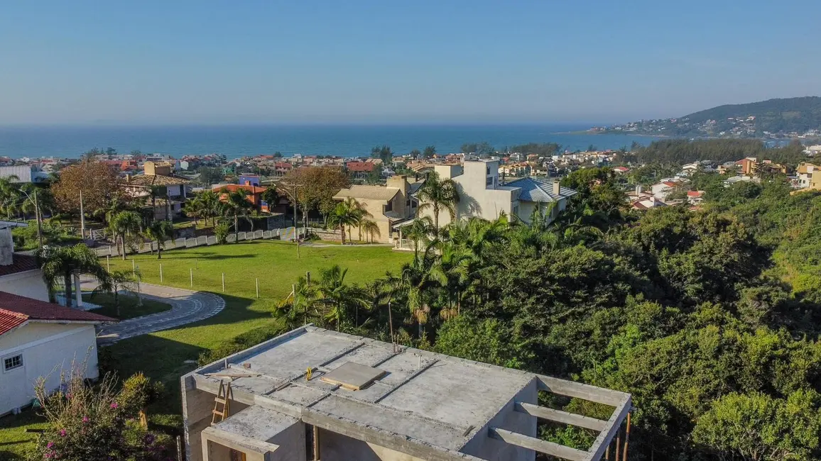 Foto 2 de Casa com 2 quartos à venda, 134m2 em Garopaba - SC