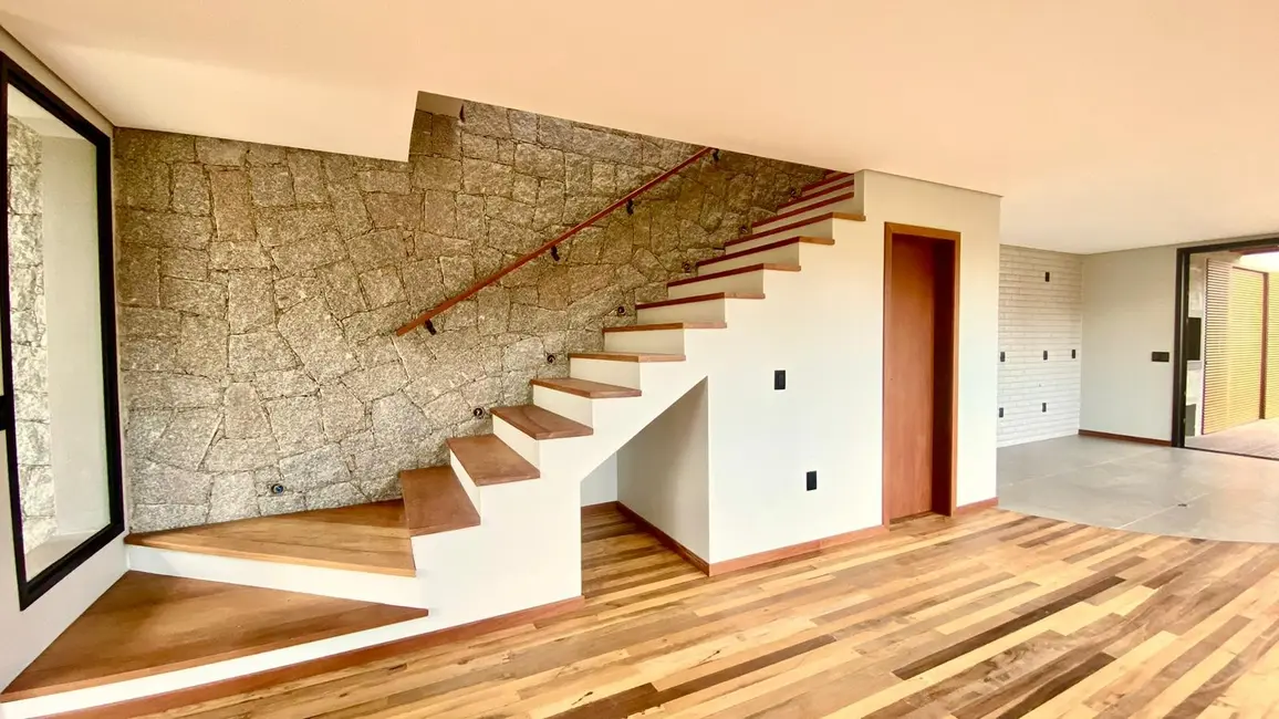 Foto 8 de Casa com 3 quartos à venda, 150m2 em Garopaba - SC