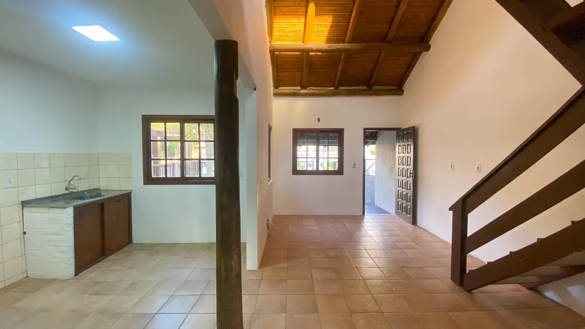 Foto 4 de Casa com 2 quartos à venda, 80m2 em Garopaba - SC