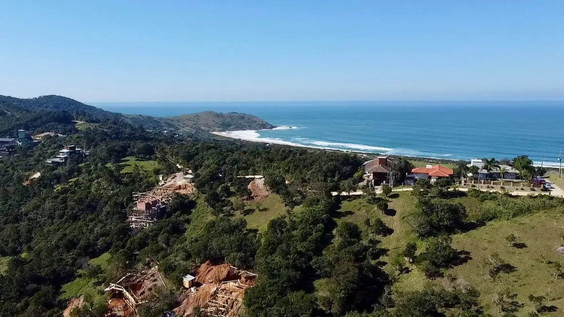 Foto 2 de Terreno / Lote à venda, 899m2 em Garopaba - SC