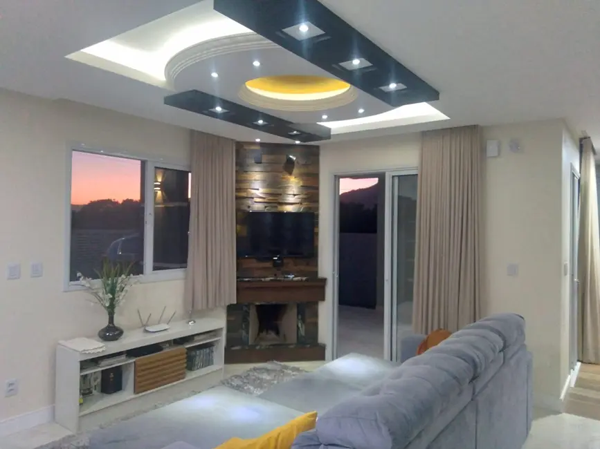 Foto 5 de Casa com 3 quartos à venda, 275m2 em Garopaba - SC