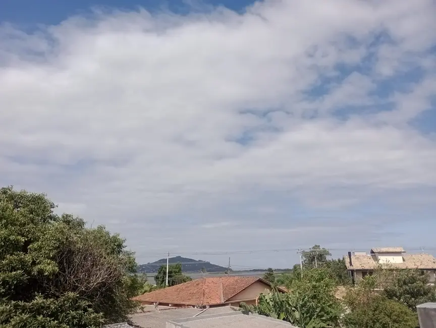 Foto 2 de Casa com 2 quartos à venda, 55m2 em Garopaba - SC