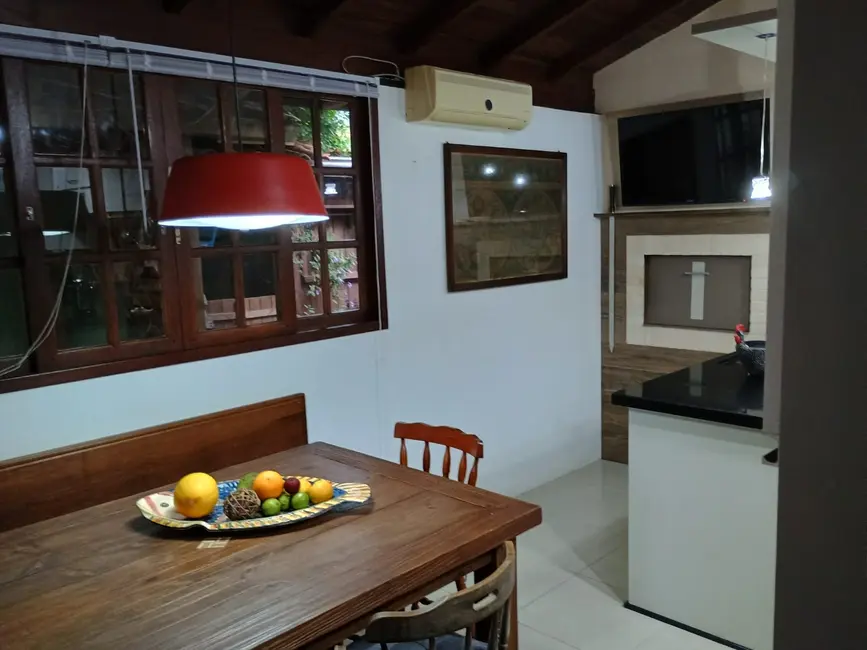 Foto 6 de Casa com 3 quartos à venda, 120m2 em Garopaba - SC