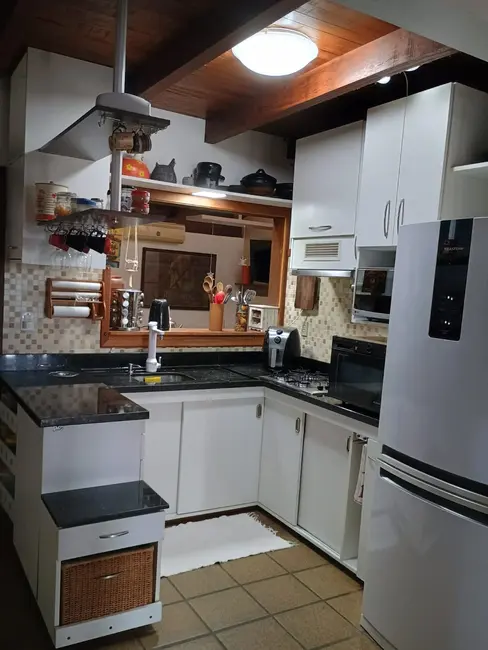 Foto 9 de Casa com 3 quartos à venda, 120m2 em Garopaba - SC
