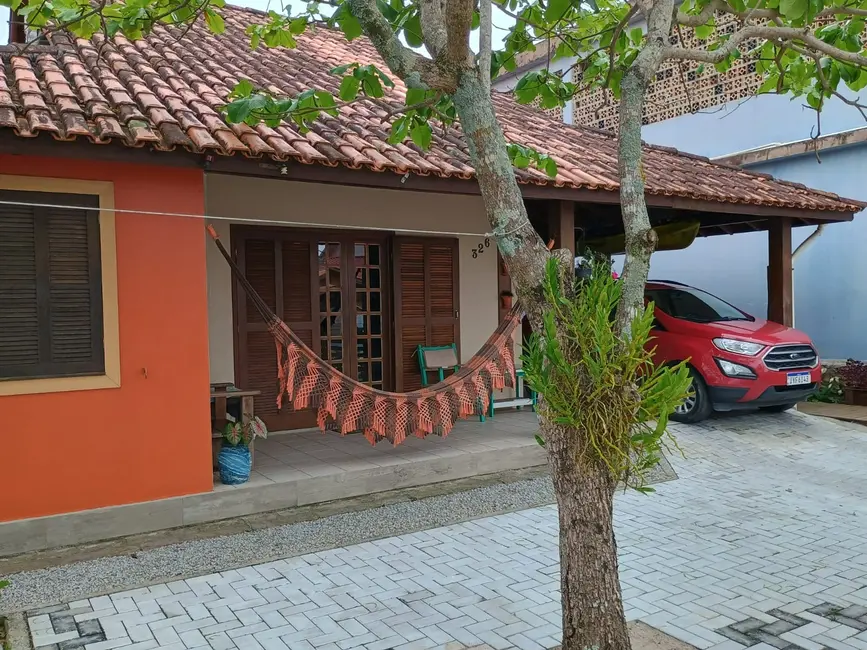 Foto 1 de Casa com 3 quartos à venda, 120m2 em Garopaba - SC