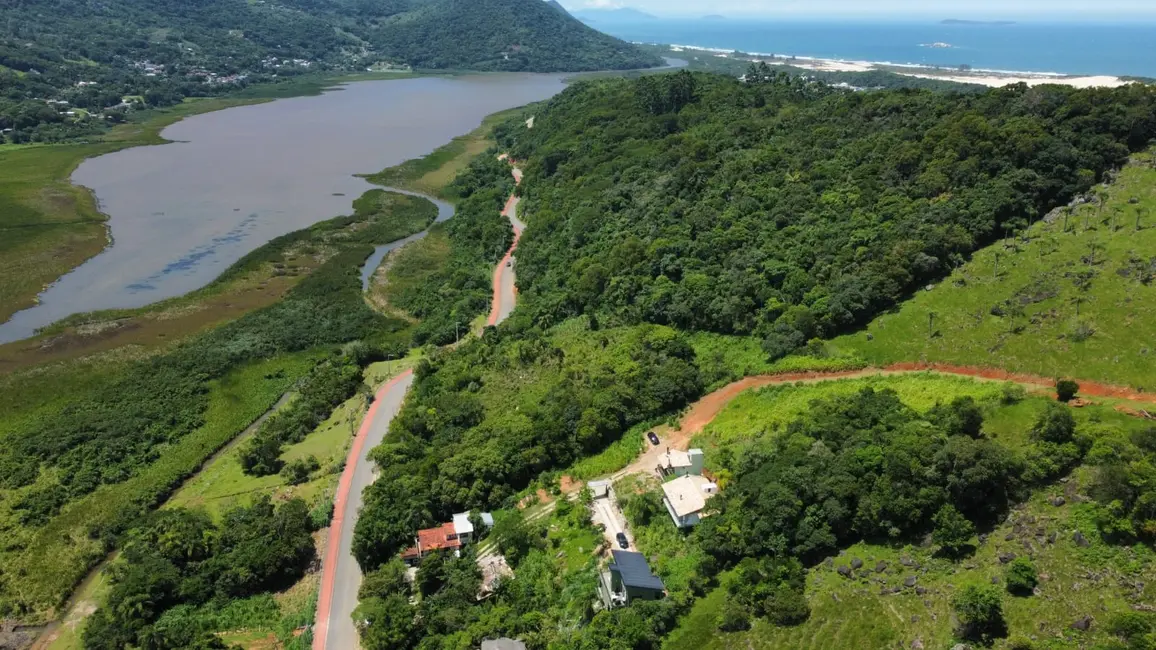 Foto 1 de Terreno / Lote à venda, 1000m2 em Garopaba - SC