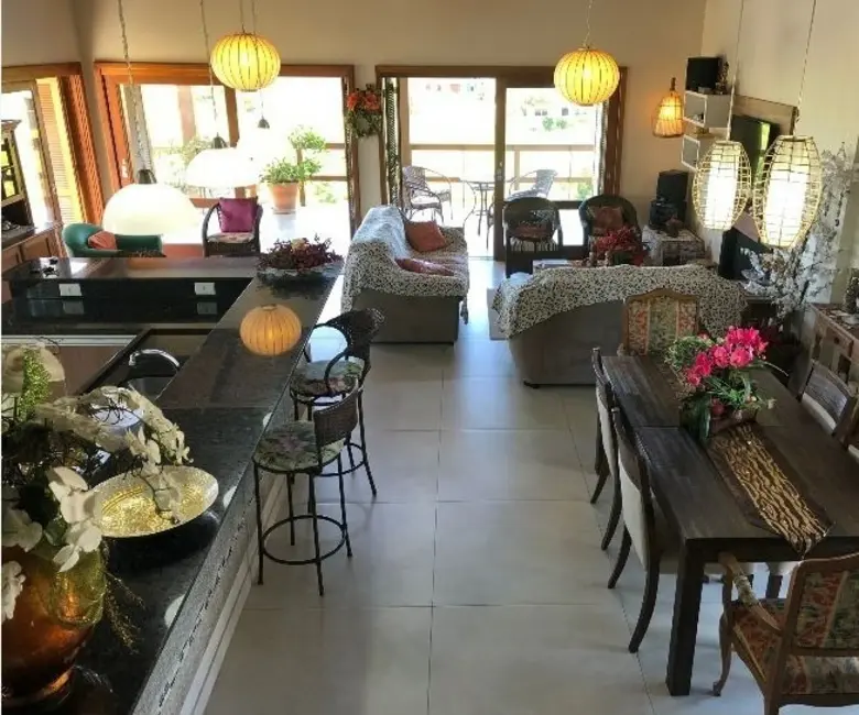 Foto 3 de Casa com 3 quartos à venda, 297m2 em Garopaba - SC