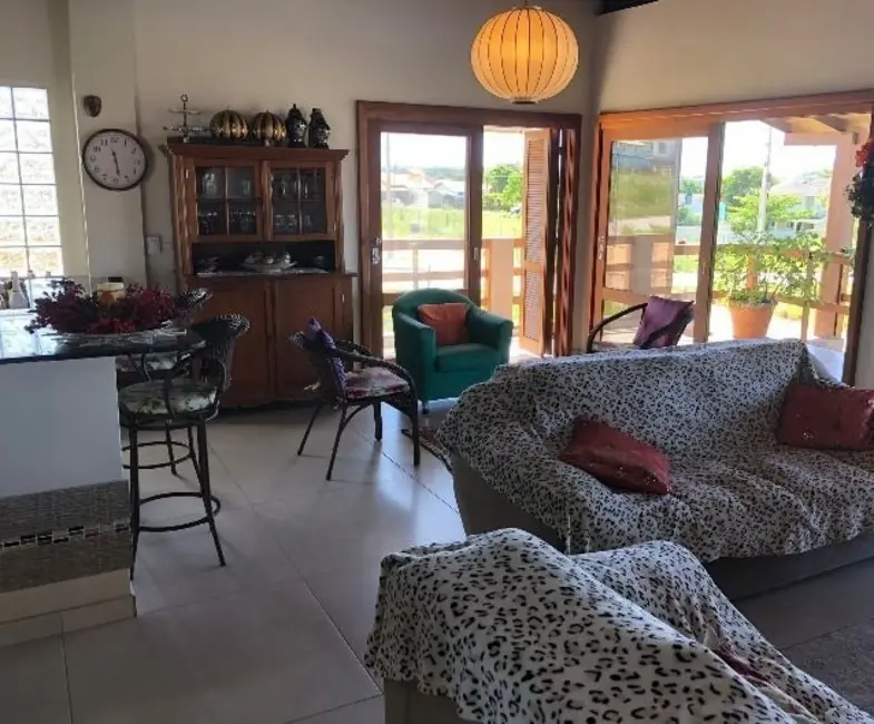 Foto 4 de Casa com 3 quartos à venda, 297m2 em Garopaba - SC