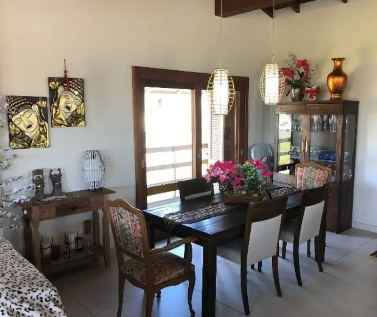 Foto 9 de Casa com 3 quartos à venda, 297m2 em Garopaba - SC