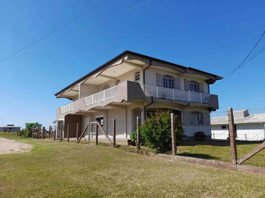 Foto 4 de Casa com 7 quartos à venda, 310m2 em Centro, Garopaba - SC