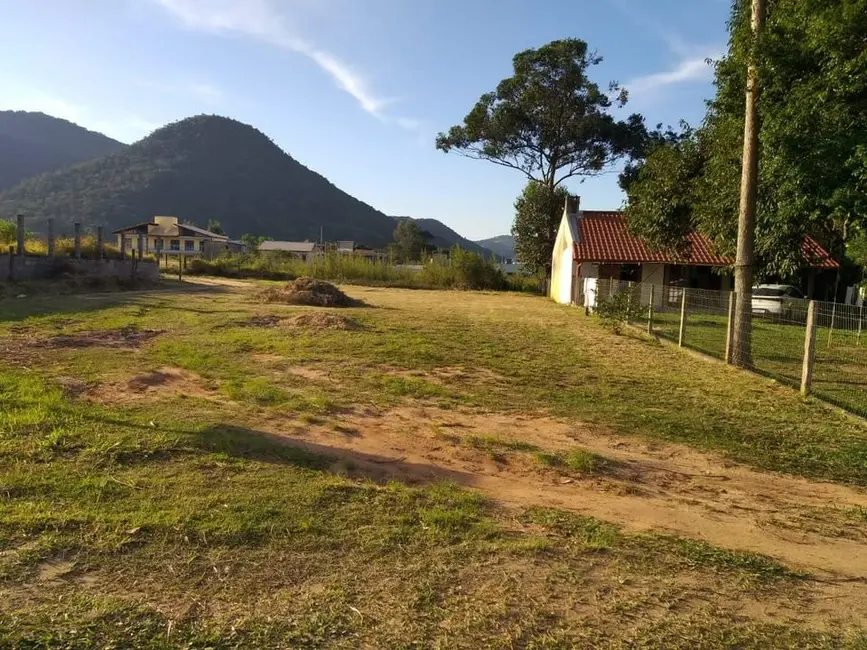 Foto 9 de Terreno / Lote à venda, 422m2 em Garopaba - SC
