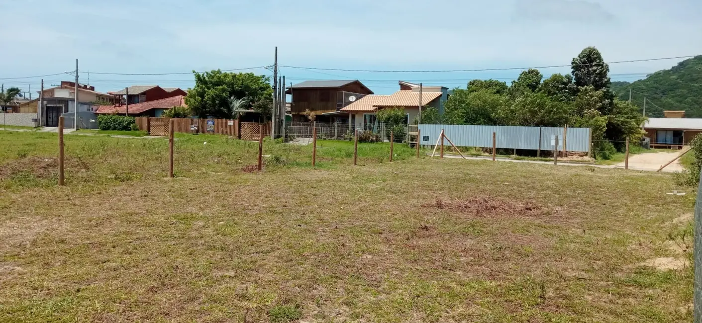 Foto 6 de Terreno / Lote à venda, 361m2 em Garopaba - SC