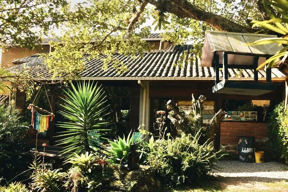 Foto 1 de Pousada com 9 quartos à venda, 450m2 em Garopaba - SC