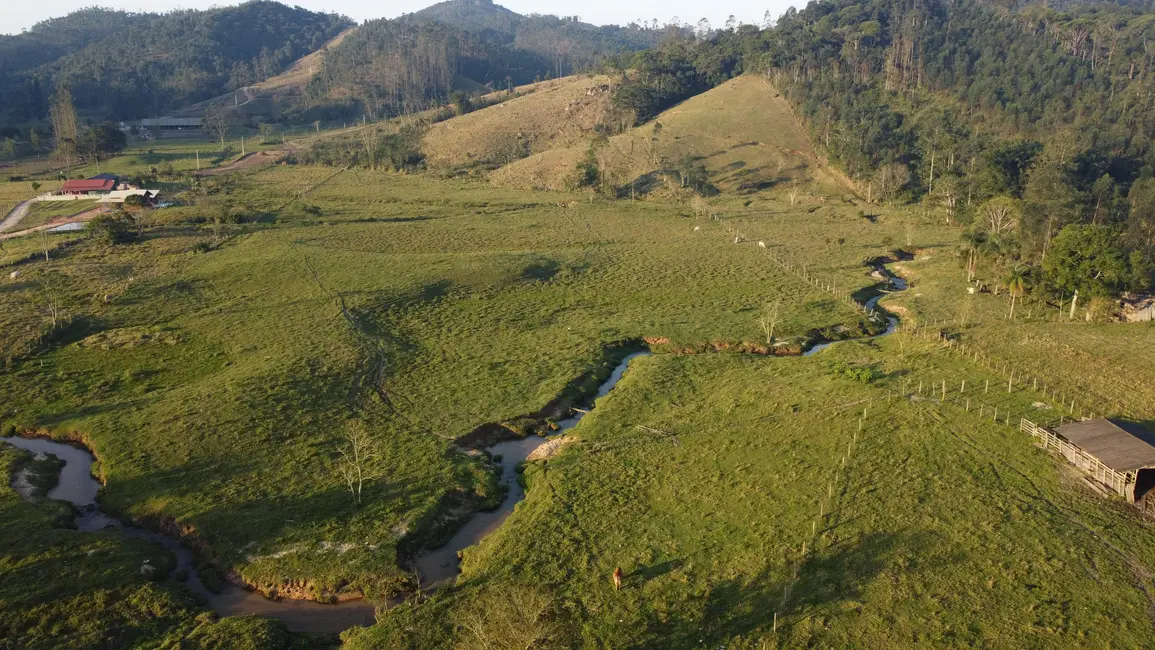 Foto 5 de Terreno / Lote à venda, 250000m2 em Imarui - SC