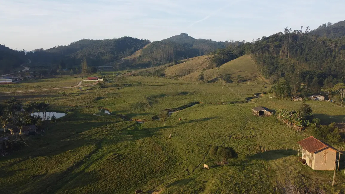 Foto 1 de Terreno / Lote à venda, 250000m2 em Imarui - SC