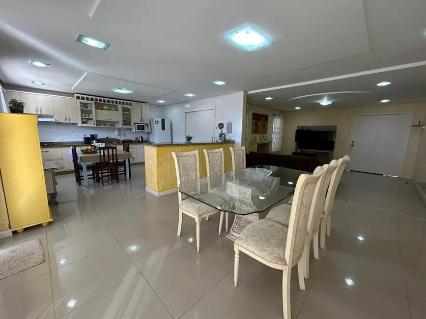 Foto 8 de Casa com 5 quartos à venda, 300m2 em Garopaba - SC