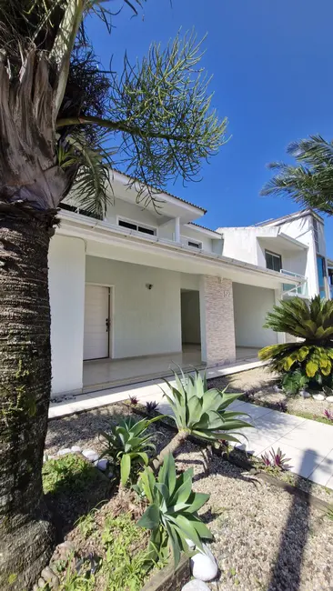 Foto 3 de Casa com 5 quartos à venda, 300m2 em Garopaba - SC